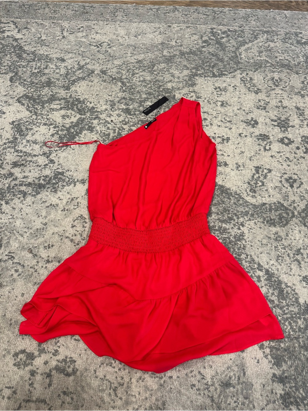 krisa One Shoulder Ruffle Mini in Red - Picture 2 of 4